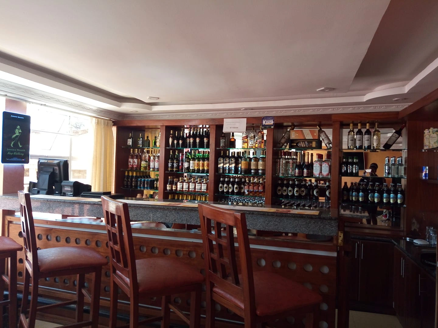 Bar and lounge